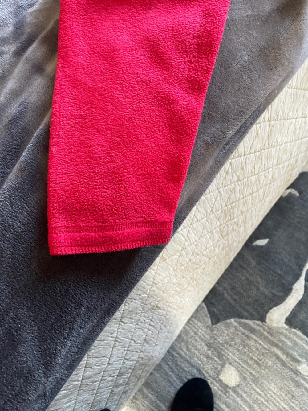 New York Jeans Men's Red V-Neck Fleece Sweater - Picture 6 of 9